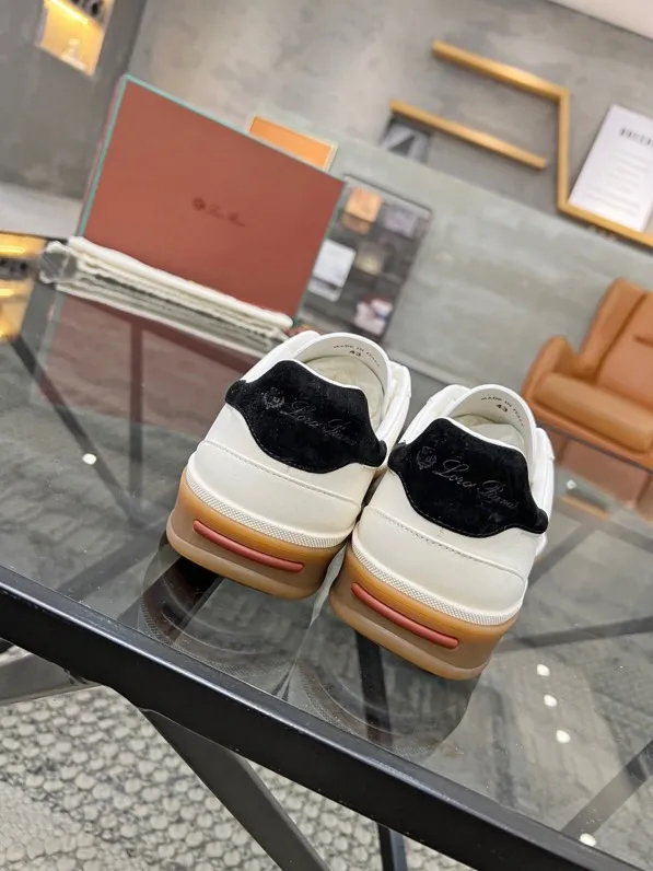 Factory price: 440💰Loro men's shoes💰iana top purchasing agent🇮🇹 men's shoes💰 The popular casual sneakers counter of the popular street man has new products at the same time. The uppers are made of cowhide fabric imported from Italy. The high-quality splicing technology has a classic and generous layout with a masculine temperament. Soft and comfortable cowhide lining. The soles: the original soles are specially provided by the original factory. The exclusive molded soles are super comfortable. The original factory follows the order. 🔍🔍High quality. You can enter and exit the counter at will. Welcome to compare. The code number is 38-44, customized 45